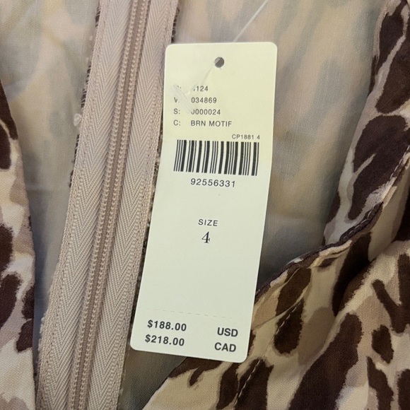 The Colette Wrap Jumpsuit by Maeve: Printed Linen Edition - Picture 6 of 7